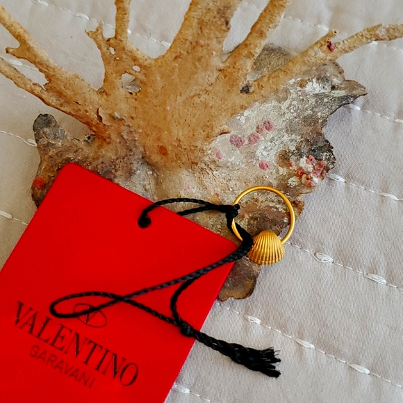 Valentino seashell gold ring - Picture 2 of 4